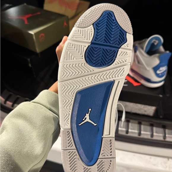 Jordan 4 military blue size 7y - Picture 6 of 6